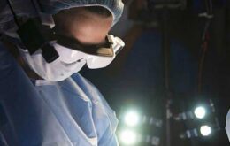 Médicos usam realidade virtual em cirurgia de remoção de câncer