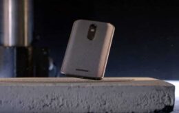 Motorola revela smartphone com tela ‘inquebrável’