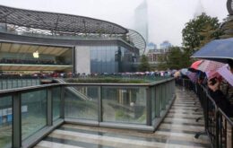 Inauguração de loja da Apple provoca fila gigante na China