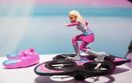 Barbie agora pode ser desenvolvedora de jogos e usar skate voador