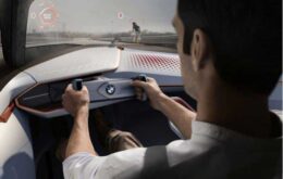 BMW revela conceito de carro com visor de realidade aumentada