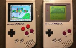 Este Game Boy foi modificado para acomodar jogos de Super Nintendo