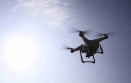 Drone consegue voar e desviar de obstáculos sem precisar ser controlado