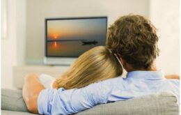 Hacker invade Smart TV e flagra casal fazendo sexo