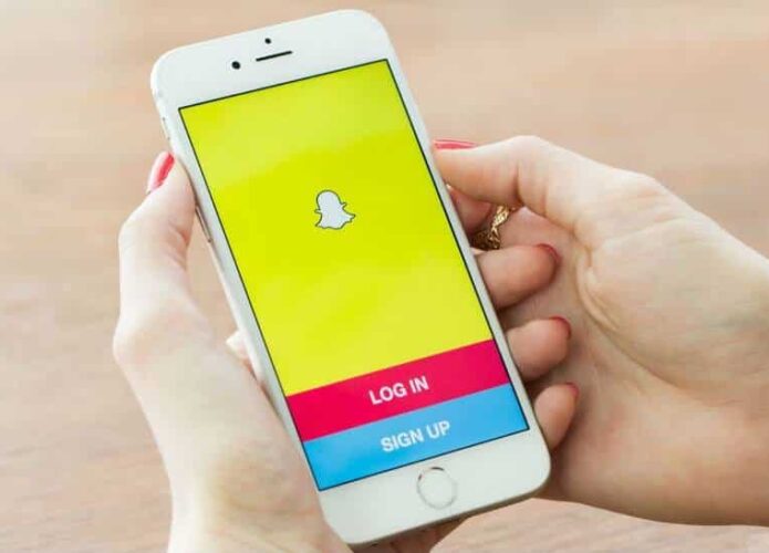 Jovens trocam o Facebook pelo Twitter e o Snapchat na hora de se informarem