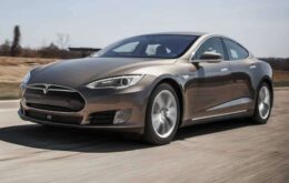 Piloto automático da Tesla será capaz de reconhecer placas e semáforos