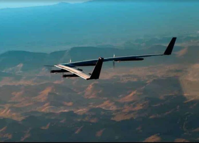 Avião do Facebook que leva internet ao mundo passa por primeiro teste