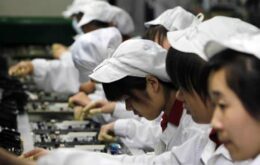 Funcionários em fábrica de iPhone trabalham mais de 80 horas semanais na China