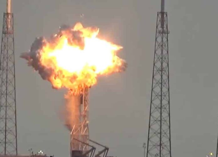 Veja a explosão do foguete da SpaceX que destruiu o satélite do Facebook