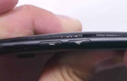 Resistência a água do iPhone 7 pode ser danificada com dobras, mostra teste