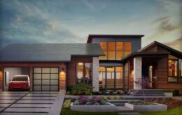 Tesla inicia produção de telhados solares