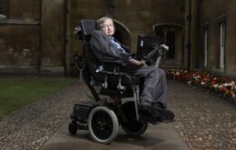 Mensagem de Stephen Hawking de preservação da Terra foi transmitida no espaço