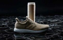 Adidas revela tênis biodegradáveis com tecido que imita teia de aranha