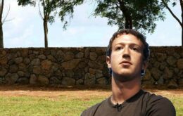 Centenas de pessoas marcam protesto contra Mark Zuckerberg no Havaí