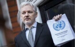 Equador quer Julian Assange fora de sua embaixada