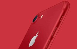 Unboxing: tirando o iPhone 7 Plus vermelho da caixa