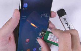 Teste de durabilidade mostra que o Galaxy Note 8 sobrevive até a fogo