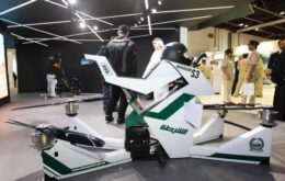 Polícia de Dubai testa motos voadoras para patrulhar a cidade; veja vídeo