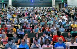 Usar notebooks durante a aula pode prejudicar o aprendizado, dizem estudos