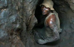 Apple pode passar a comprar cobalto diretamente de mineradores no Congo