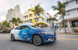 Ford testa carros autônomos de entrega de pizza em Miami