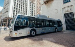 São Paulo apresenta três ônibus elétricos que vão circular na cidade em 2019