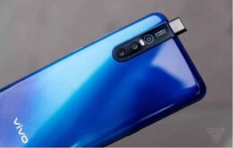 Vivo lança V15 Pro com câmera pop-up e sem entalhe na tela