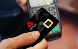 Teste coloca impressões digitais em cartões de débito