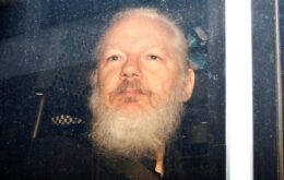 Assange alega doença e não participa da audiência de extradição