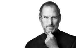 iPhone de luxo vem com pedaço da blusa de Steve Jobs e vale mais de R$30 mil