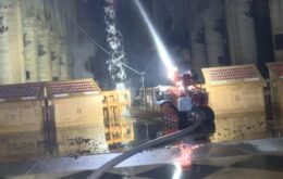 Robô bombeiro ajudou a evitar tragédia maior em Notre Dame