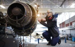 Embraer busca engenheiros recém-formados para curso de especialização