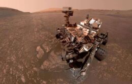 Curiosity tira selfie antes de escalada em Marte