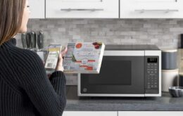 Conheça as novas tecnologias dos fornos microondas mais modernos
