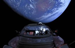 Após 2 anos, carro da Tesla de Elon Musk continua em órbita ao redor do Sol