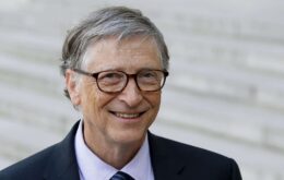 Bill Gates discorda de Trump e prevê menos mortes pela Covid-19