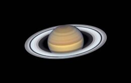 Hubble captura imagem tão bela de Saturno que nem parece real