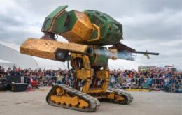 Robô de combate de 15 toneladas está à venda no Ebay