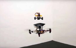 Pesquisadores criam bateria voadora para manter drones no ar para sempre