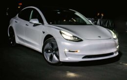 Freio automático da Tesla evita acidente nos EUA, veja o vídeo