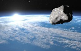 Asteroide do tamanho de um ônibus passa perto da Terra