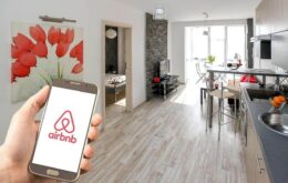 Airbnb vai vasculhar as redes sociais dos seus usuários