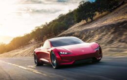 Tesla lança versão ‘super econômica’ de seu Roadster de segunda geração