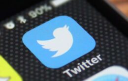Twitter exibe notificação com informações sobre coronavírus