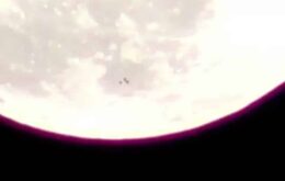 Imagens mostram três OVNIs voando pela Lua