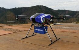 Drone que transporta cargas pesadas é testado no Japão