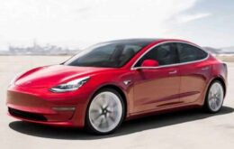 Carros da Tesla vão “conversar” com pedestres