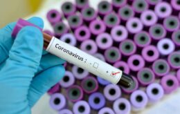 Paciente com suspeita de coronavírus é instruído a voltar ao trabalho