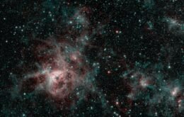 Com bela imagem de nebulosa, Spitzer se despede em grande estilo