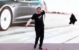 Elon Musk organiza ‘festa’ para concluir recurso de direção autônoma da Tesla